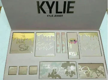 Set de Maquillaje Kylie con 11 Artículos y Accesorios