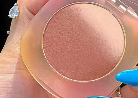 Rubor Gradiente de Tres Colores para un Look Natural